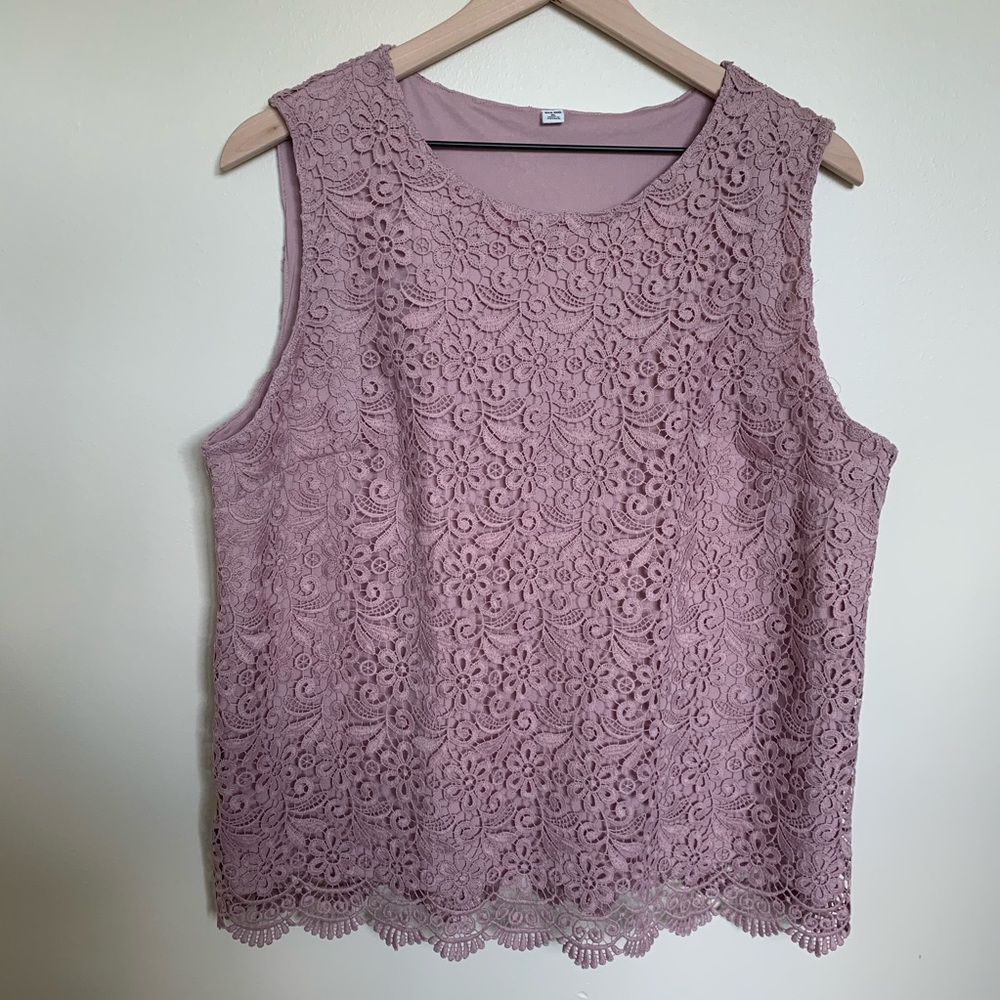 NWOT Uniqlo Sleeveless Lace Top